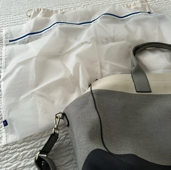 Rothy's Weekender. - Picture 4 of 5